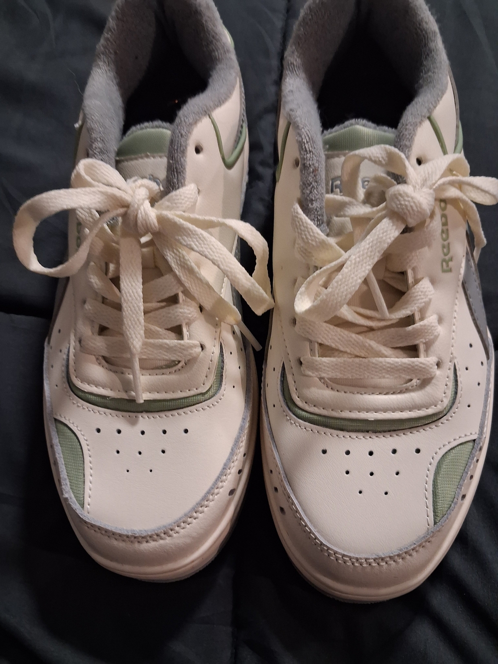 Reebok White and Light Green Classic Sneakers Womens  Nwot!